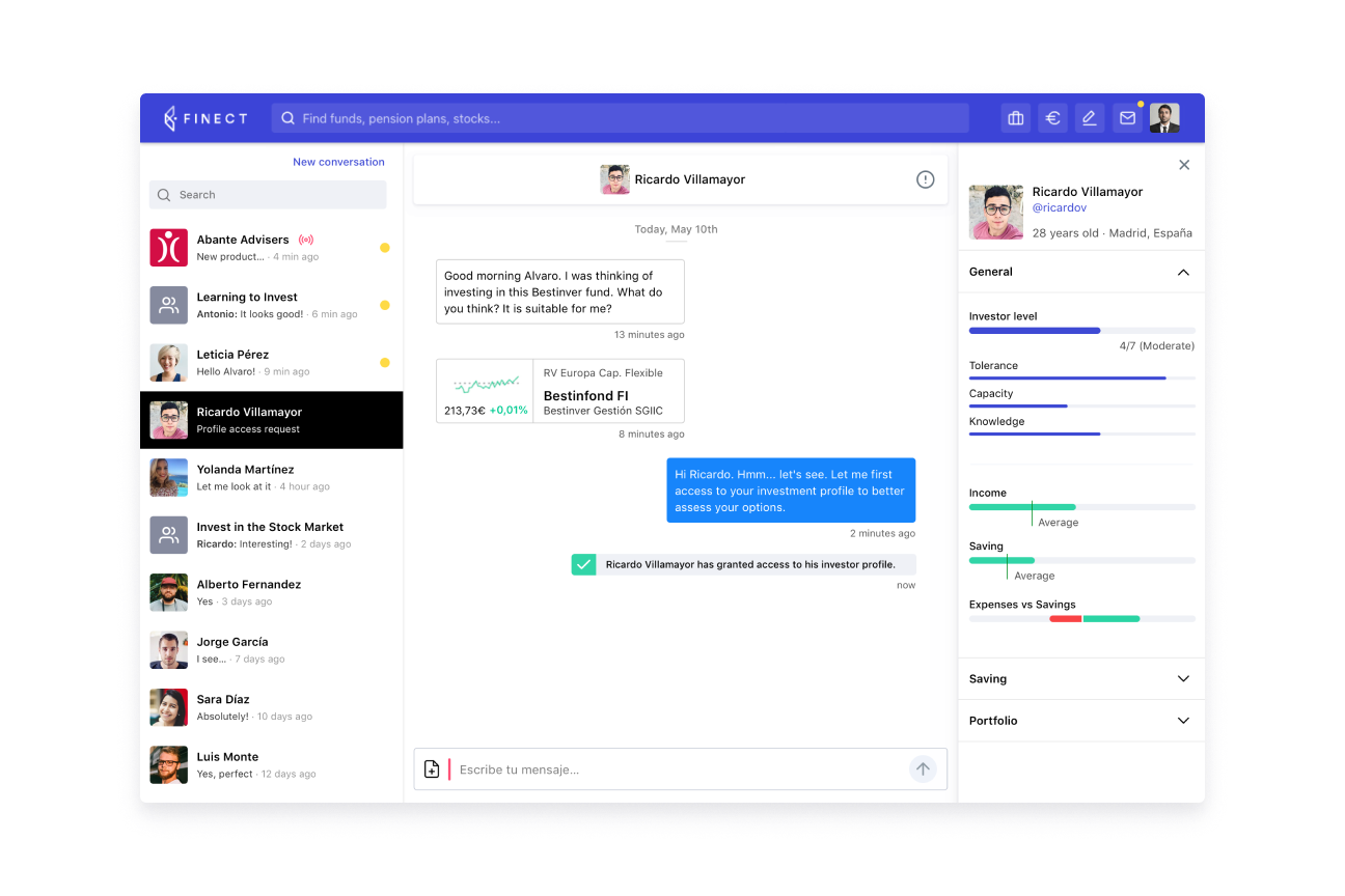 Chat view. Adviser accessing user data within the conversation after approval